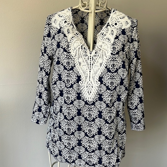 Talbots navy blue and white top - Picture 1 of 4